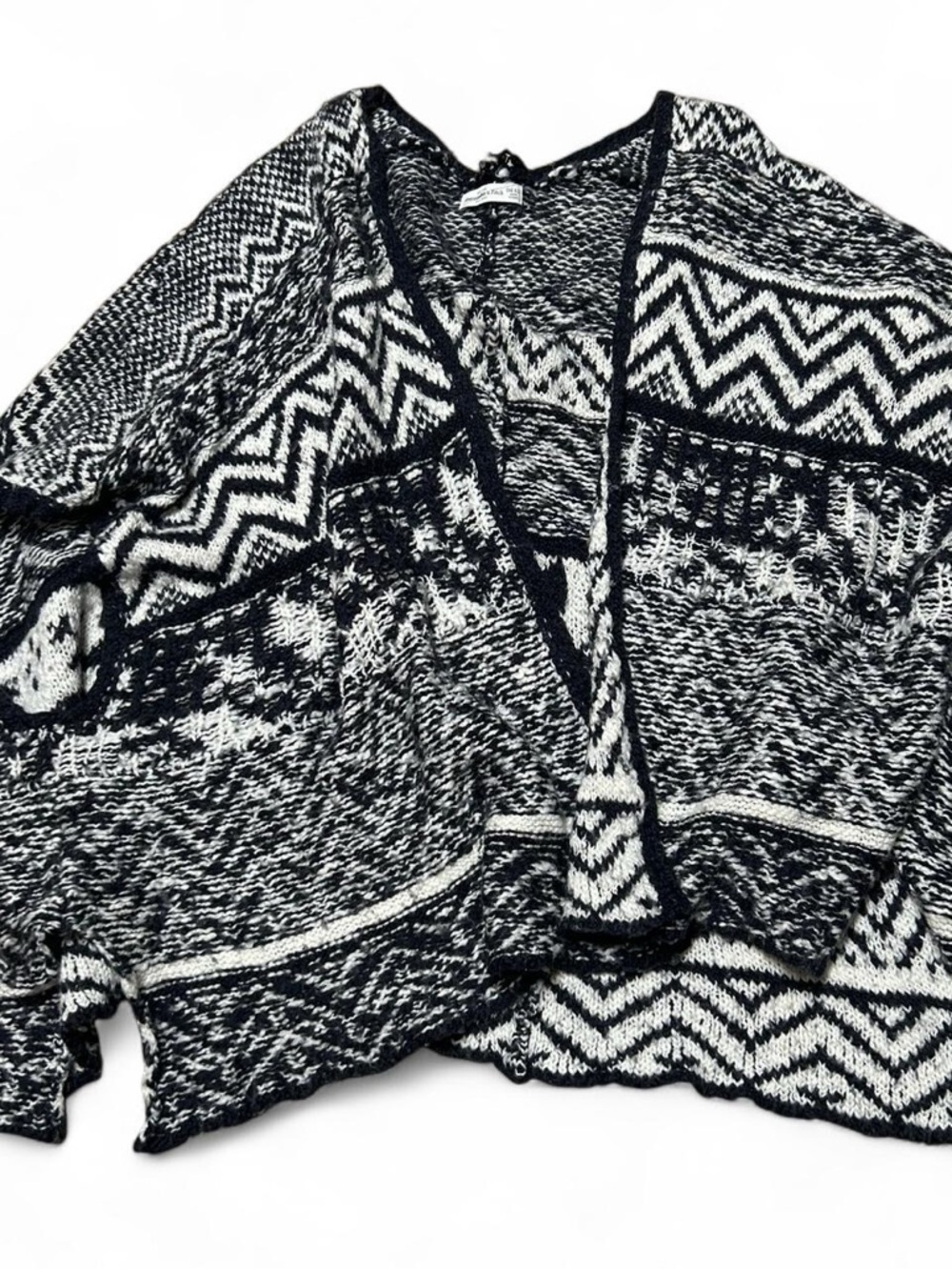 Abercrombie & Fitch Black and White Patterned Knit Cardigan